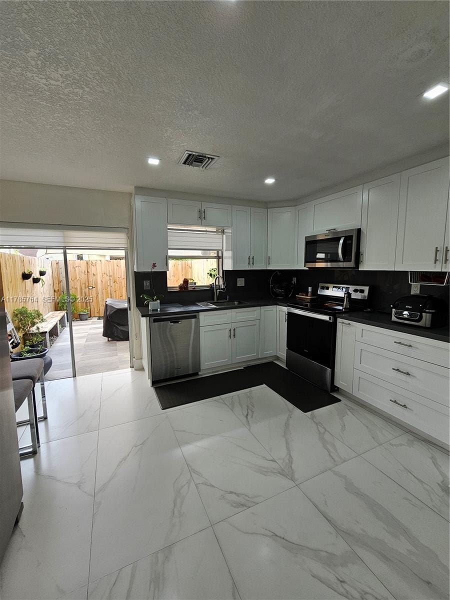 6435 SW 130th Avenue 302, Miami, FL 33183 photo 3