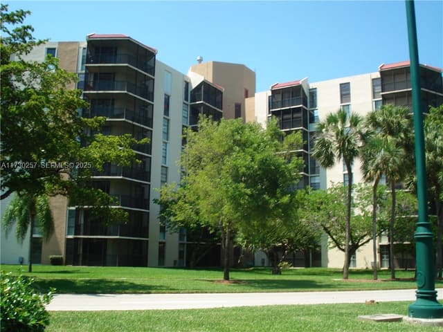 3101 N Country Club Drive 306, Bravura, Aventura, FL