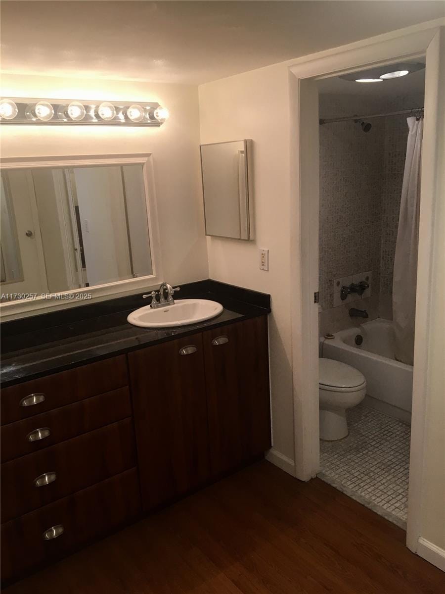 3101 N Country Club Drive 306, Aventura, FL 33180 photo 27