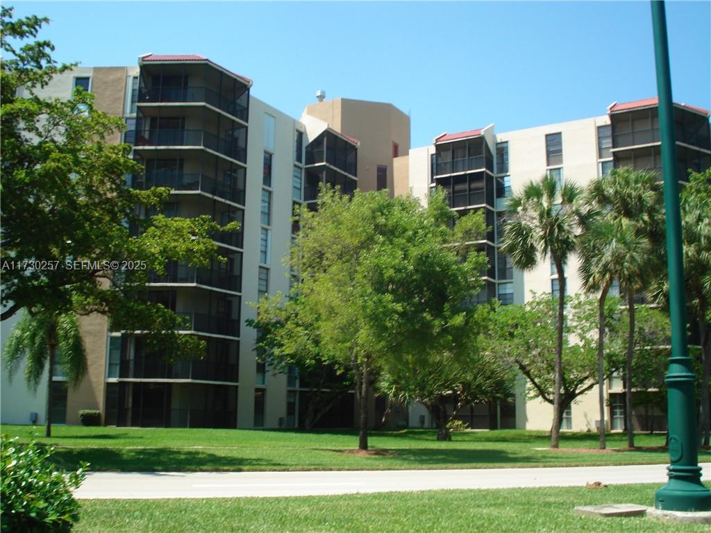 3101 N Country Club Drive 306, Aventura, FL 33180, Aventura