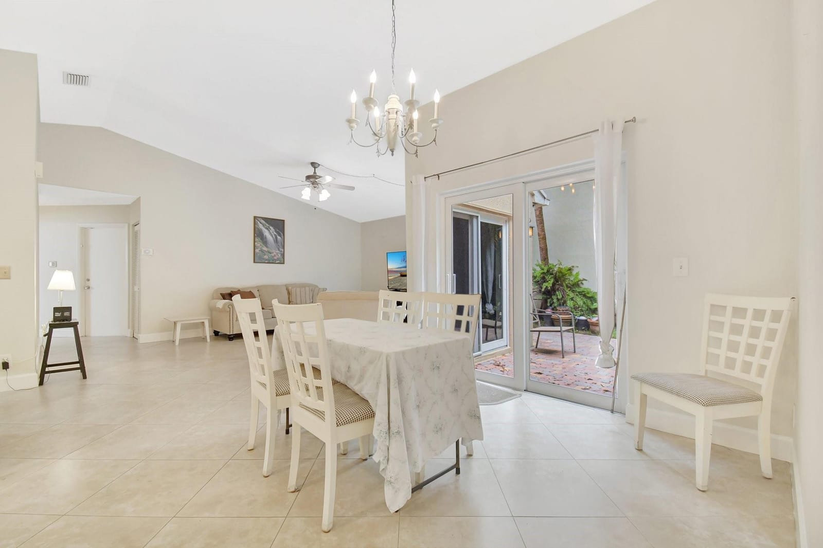 134 E Riverbend Drive, Sunrise, FL 33326 photo 11