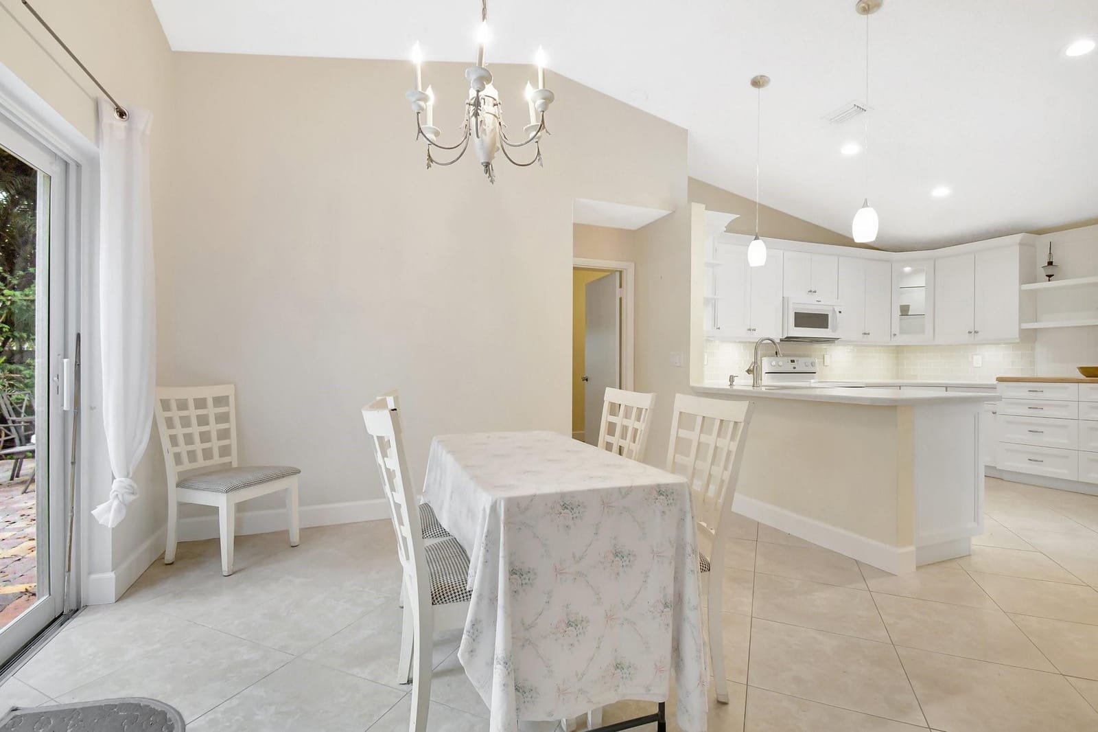134 E Riverbend Drive, Sunrise, FL 33326 photo 12