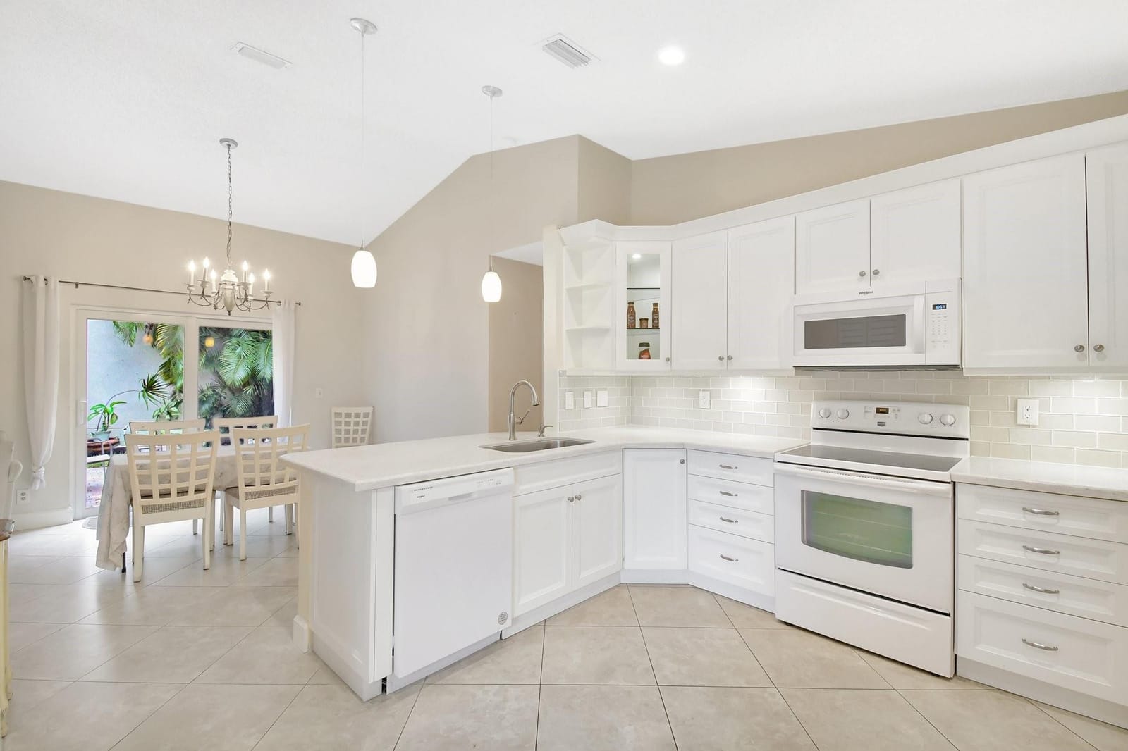 134 E Riverbend Drive, Sunrise, FL 33326 photo 13