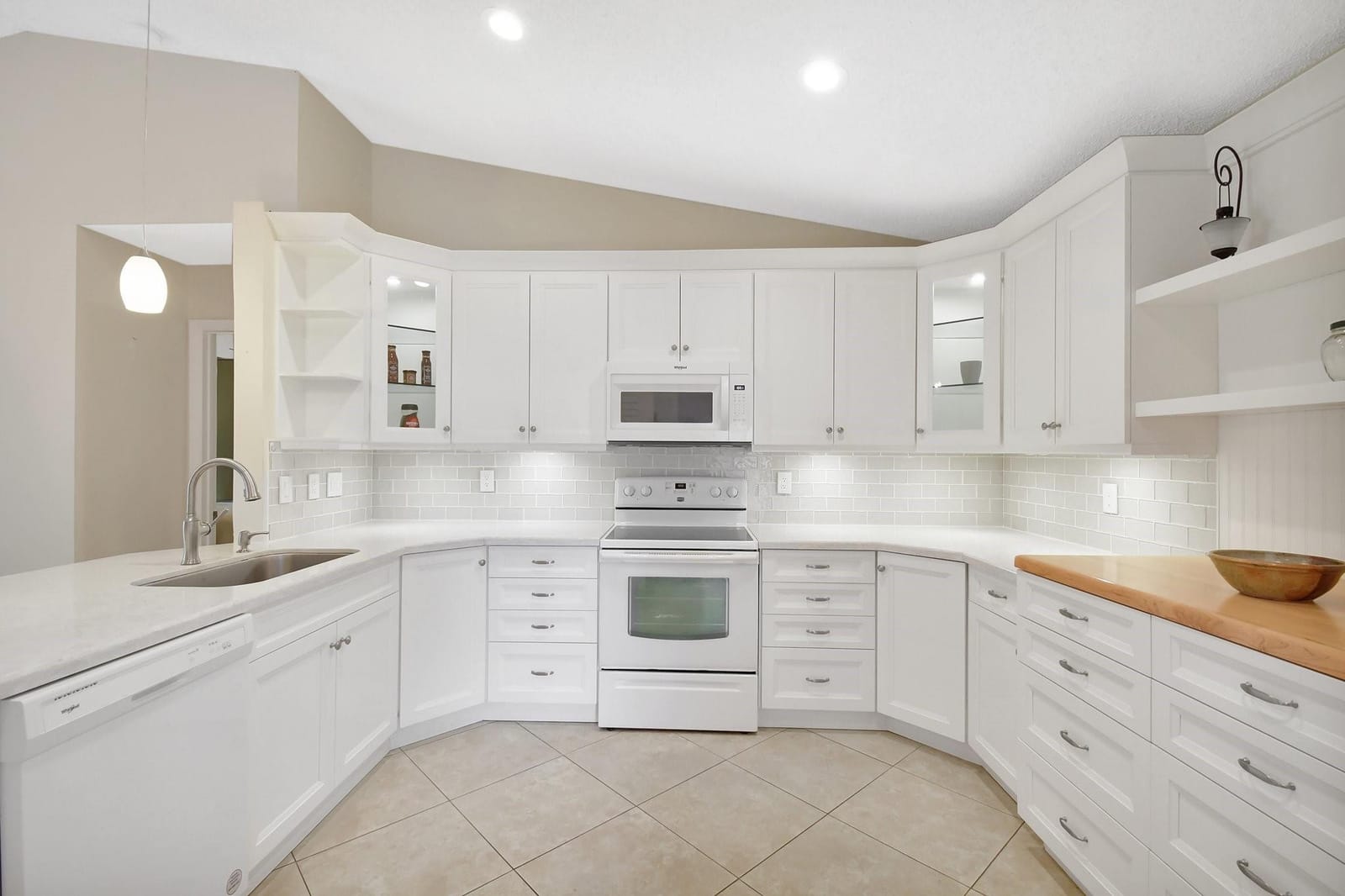 134 E Riverbend Drive, Sunrise, FL 33326 photo 14