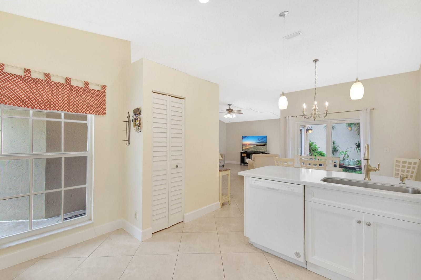134 E Riverbend Drive, Sunrise, FL 33326 photo 16