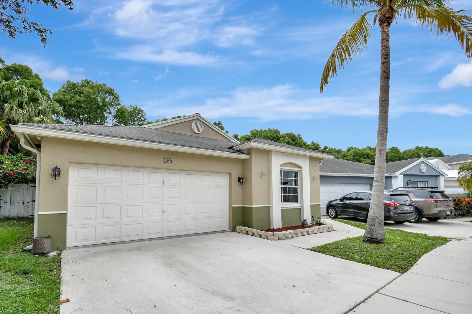 134 E Riverbend Drive, Sunrise, FL 33326 photo 3