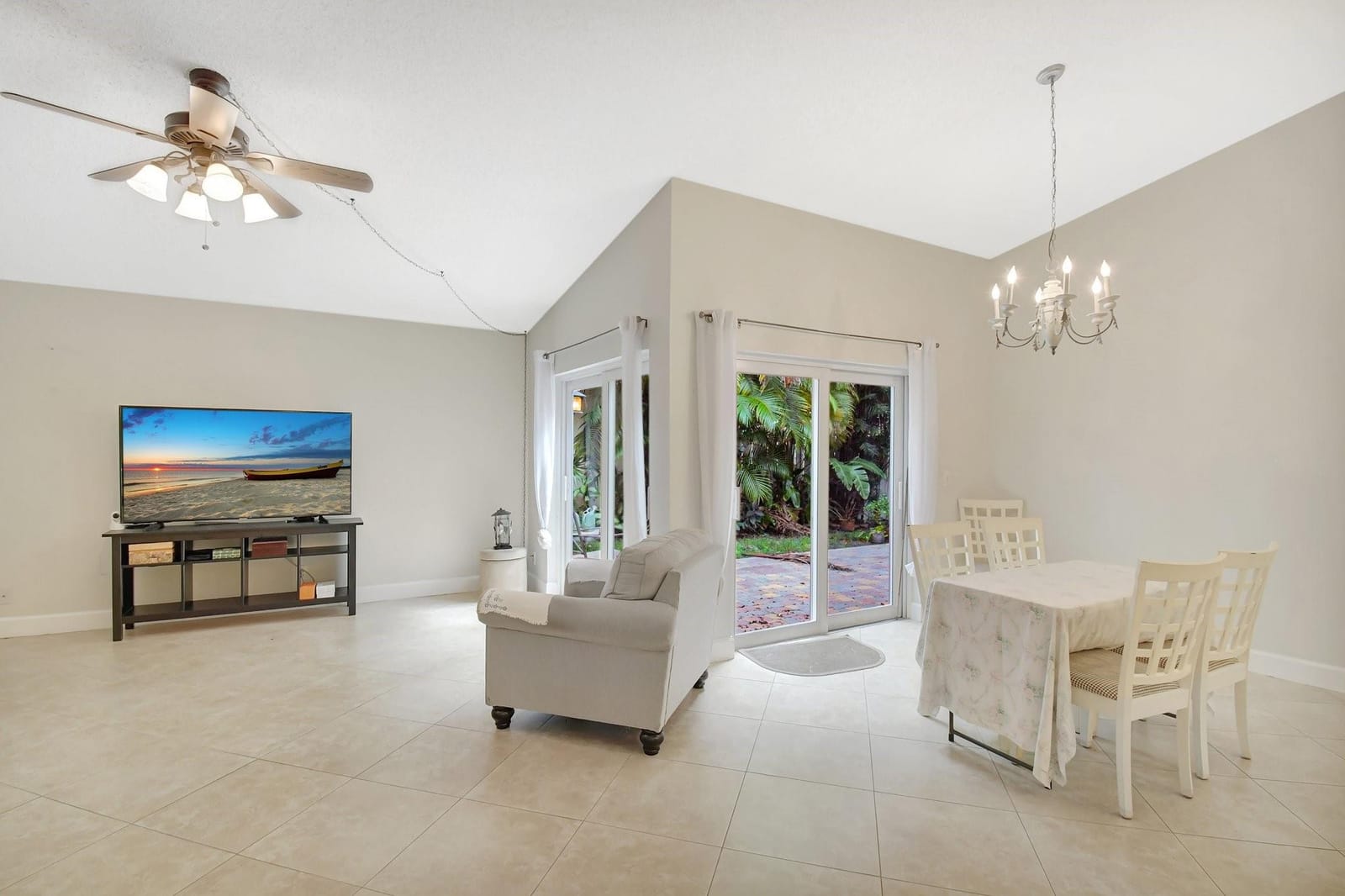 134 E Riverbend Drive, Sunrise, FL 33326 photo 10