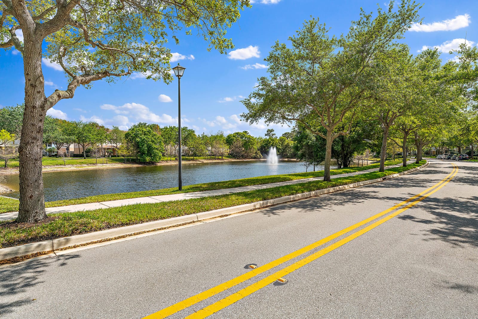 128 W Thatch Palm Circle, Jupiter, FL 33458