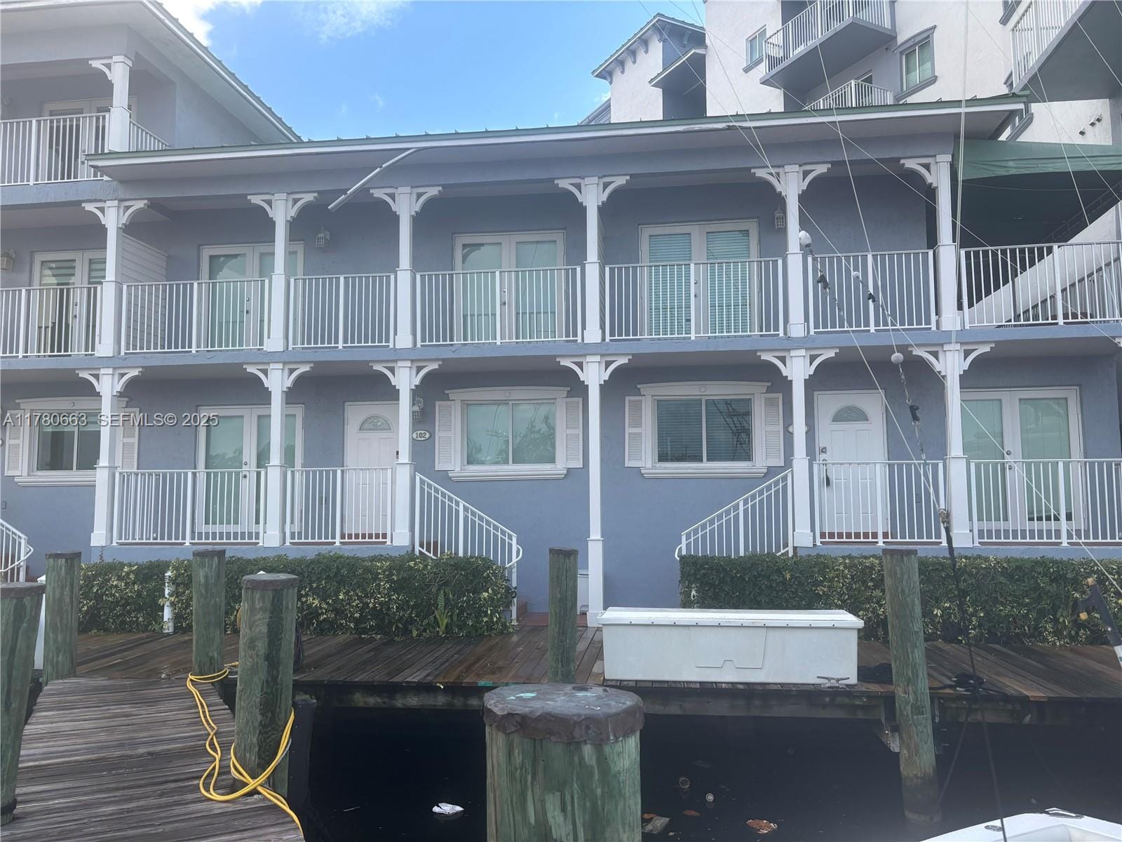 2415 NW 16th St Road 103, Miami, FL 33125