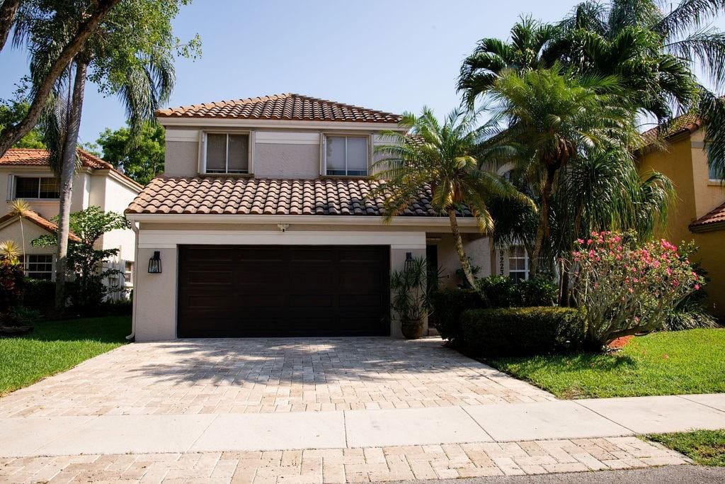 9223 Greenbrier Court, Davie, FL 33328