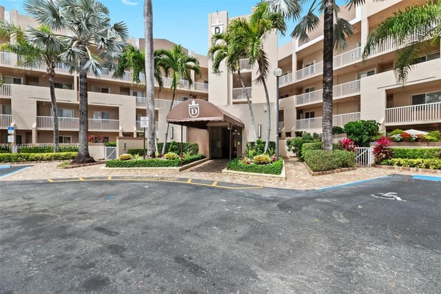 7665 Granville Drive 309, sold in Granville Condominium, Tamarac, FL