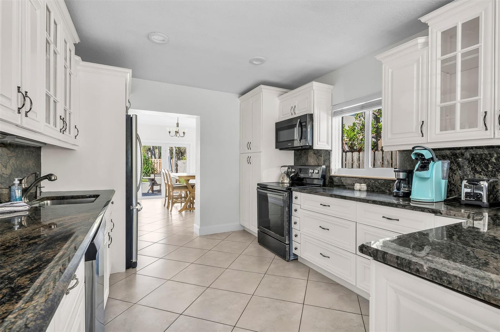 4641 Bougainvilla Drive — photo 7