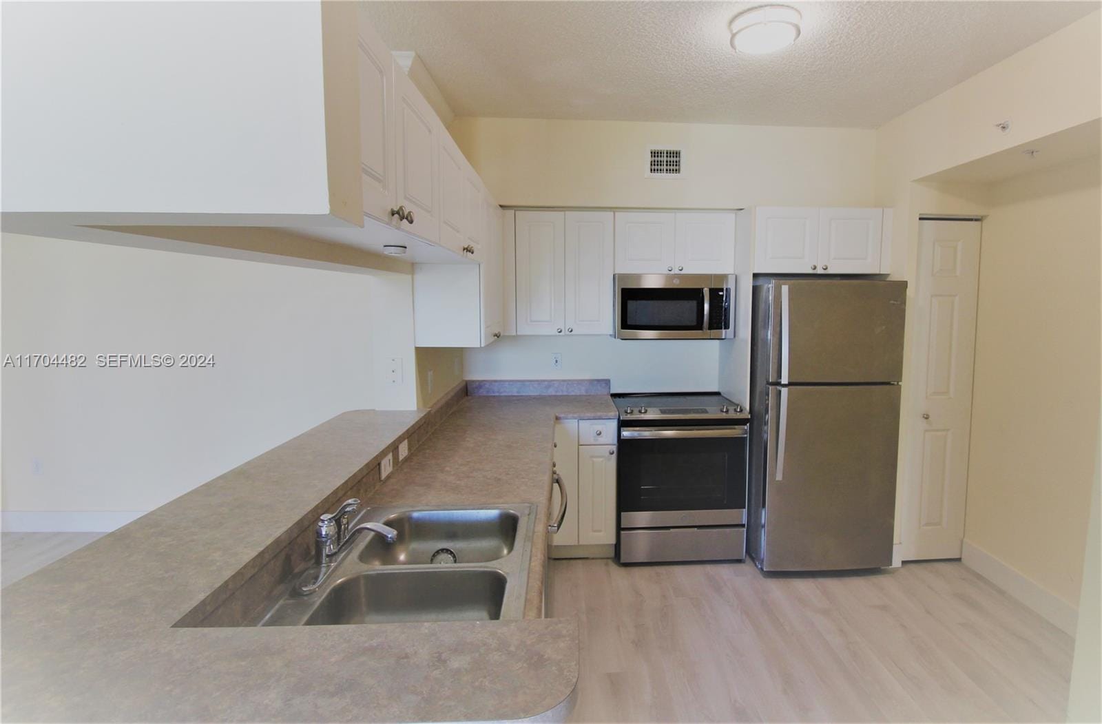17150 N Bay Road 2612, Sunny Isles Beach, FL 33160 photo 16