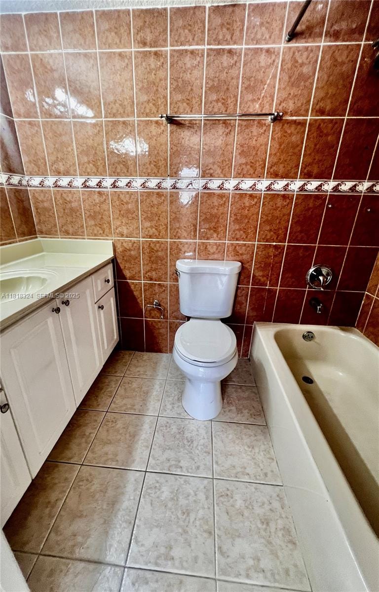 2760 W 61st Place 202, Hialeah, FL 33016 photo 8