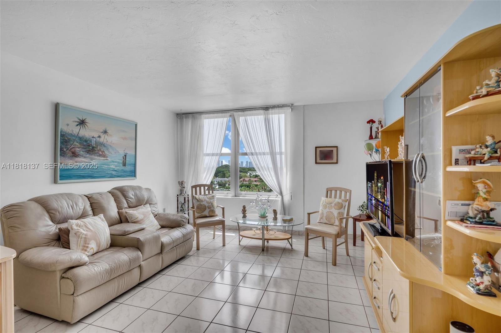 2899 Collins Avenue 946, Miami Beach, FL 33140 photo 2