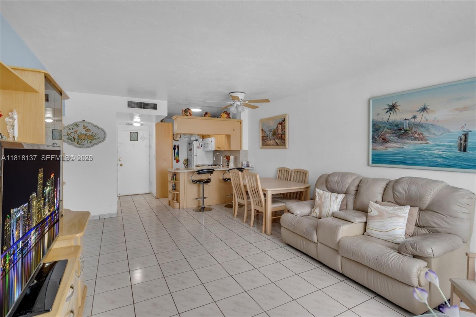 2899 Collins Avenue 946, Miami Beach, FL 33140 photo 3