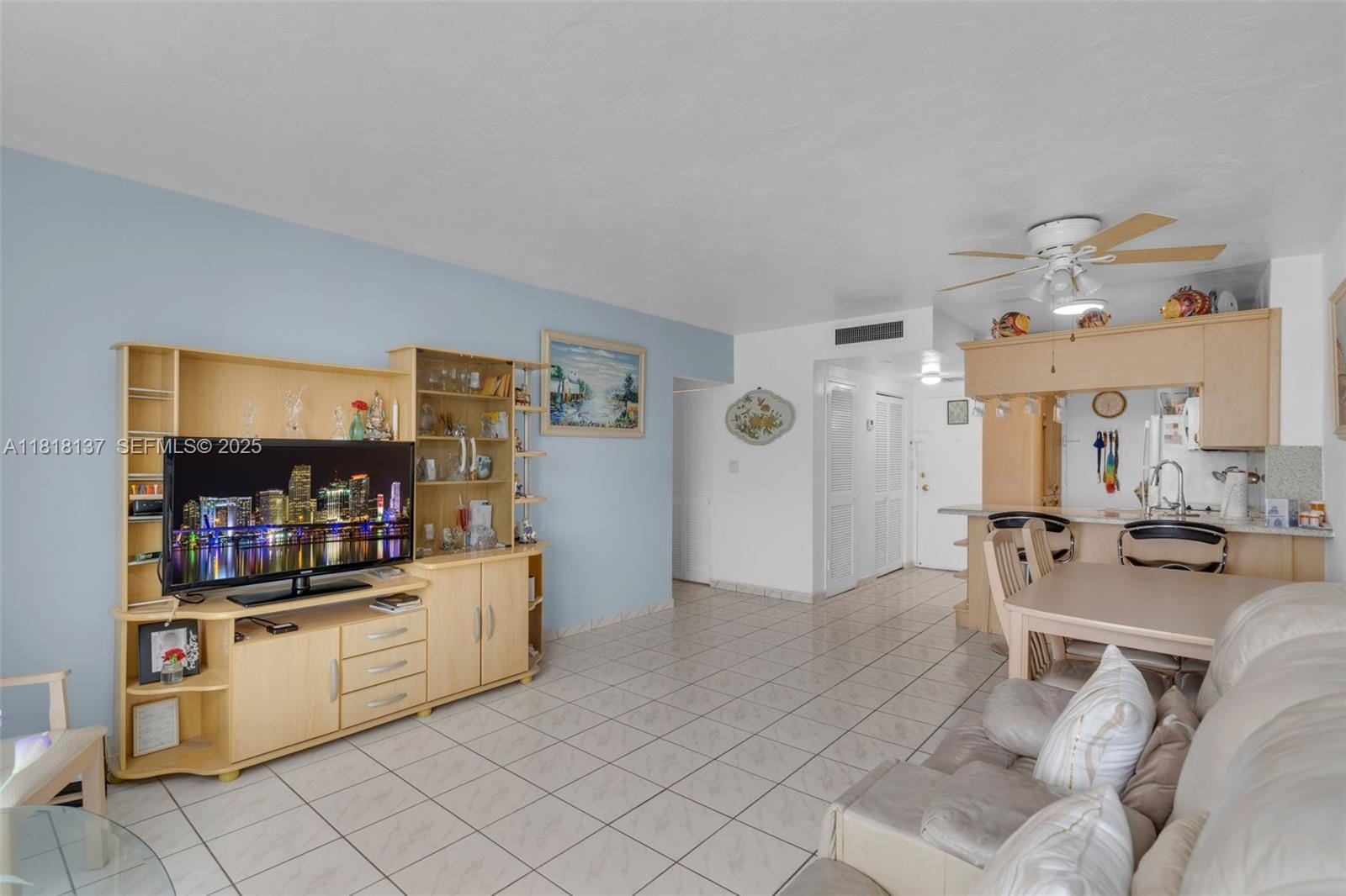 2899 Collins Avenue 946, Miami Beach, FL 33140 photo 4