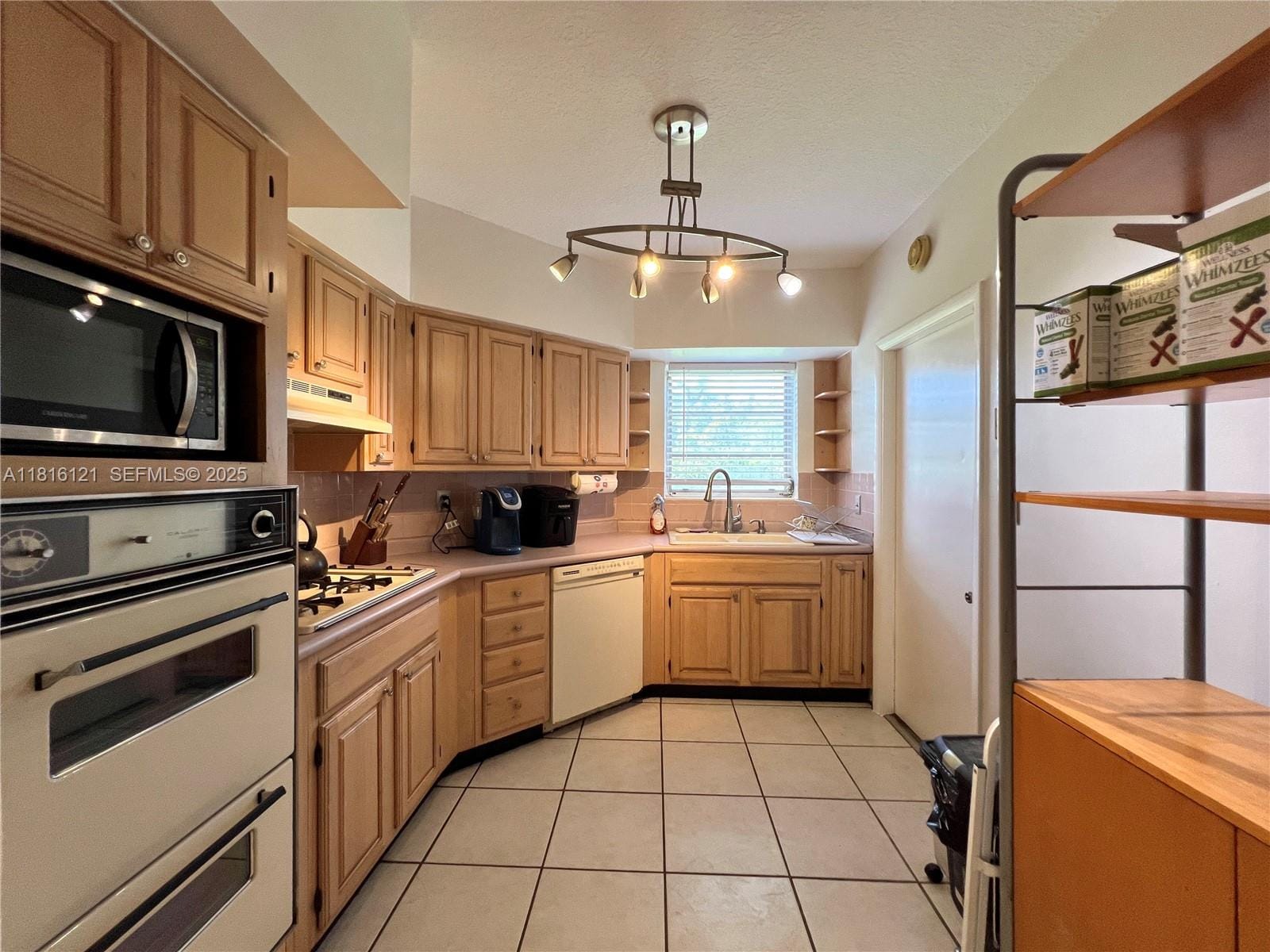 9950 Bahama Drive — photo 6