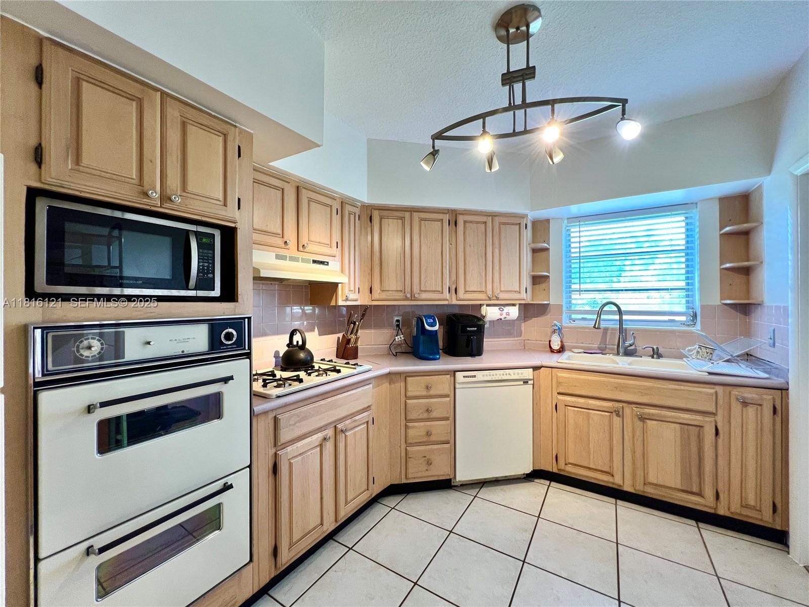 9950 Bahama Drive — photo 7