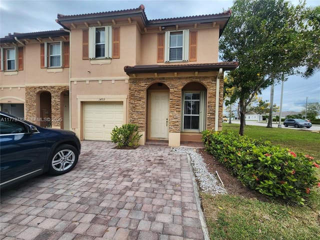 14709 SW 25th Street 14709, sold in Coral Lakes Kingdom, Miami, FL