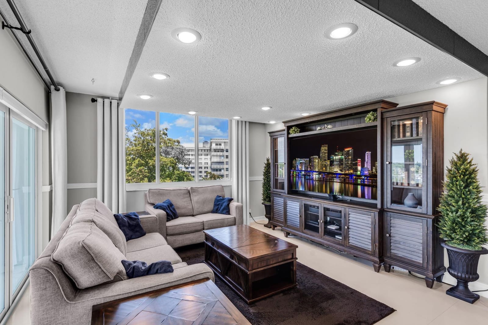 4200 Hillcrest Drive 711, Hollywood, FL 33021 photo 3