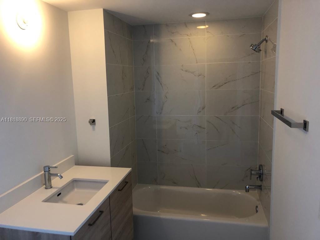 16385 Biscayne Boulevard 1005, North Miami Beach, FL 33160 photo 20