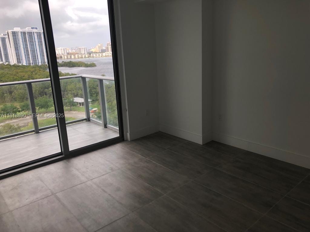 16385 Biscayne Boulevard 1005, North Miami Beach, FL 33160 photo 29