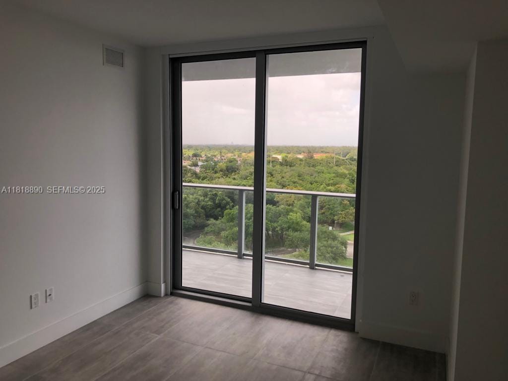 16385 Biscayne Boulevard 1005, North Miami Beach, FL 33160 photo 30