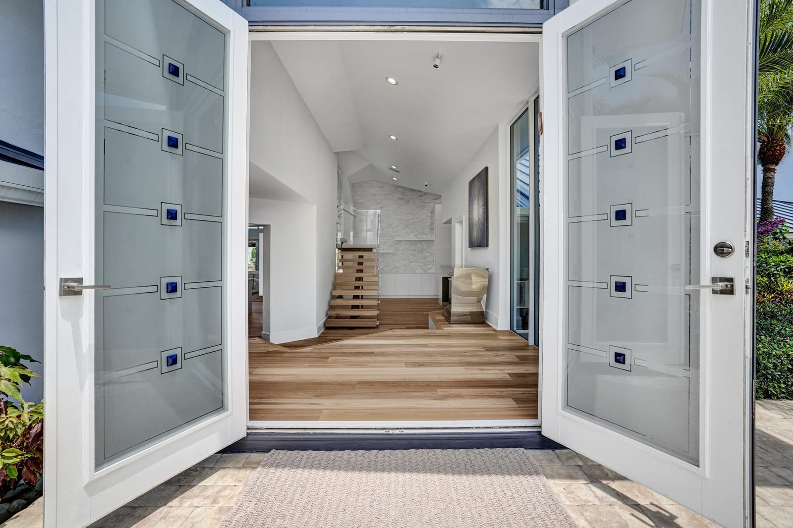 961 Iris Drive — photo 5