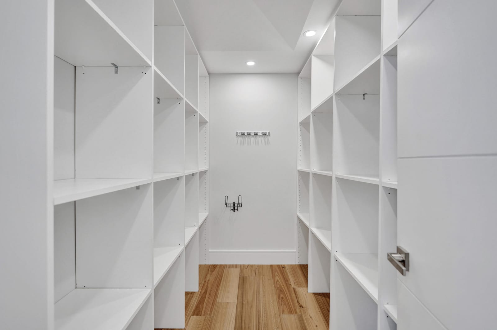 961 Iris Drive — photo 8