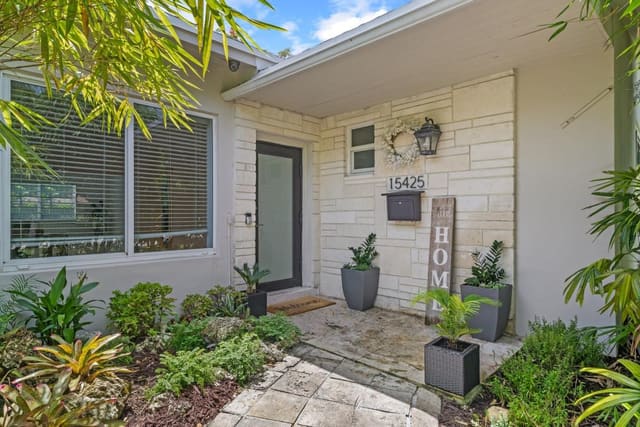 15425 SW 84th Court, Palmetto Bay, FL 33157