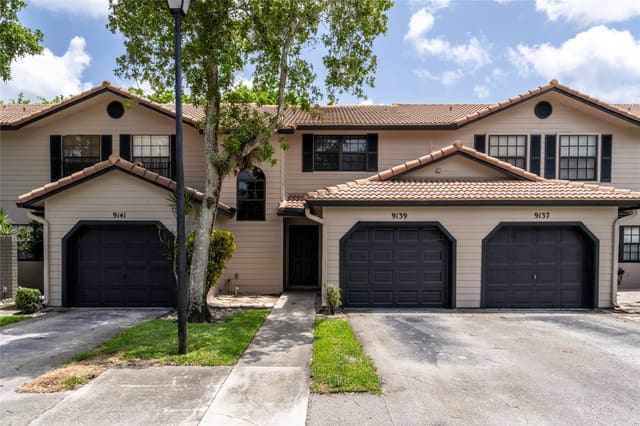 9139 Vineyard Lake Drive, Plantation, FL 33324