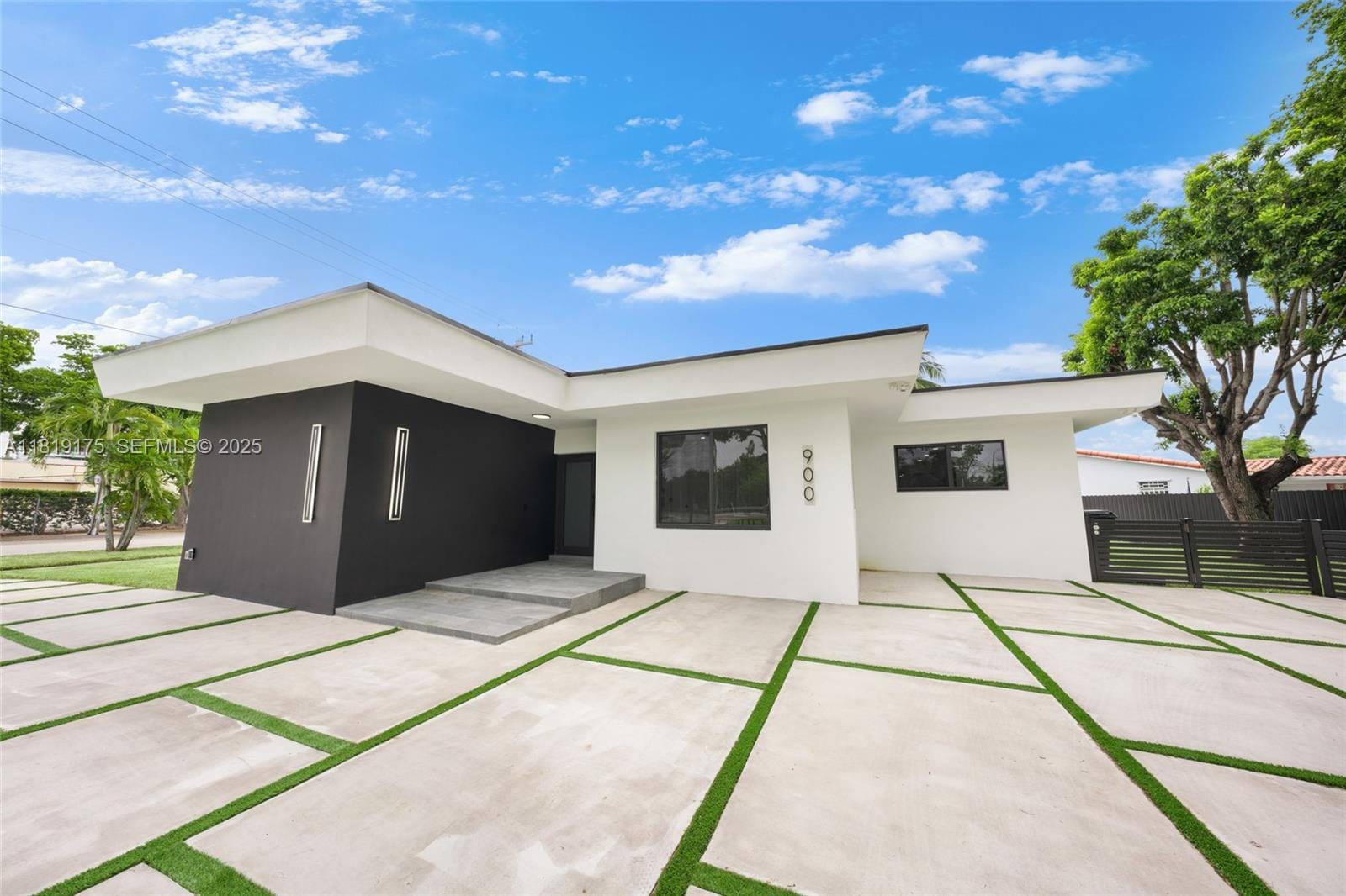 900 N Royal Poinciana Boulevard, Miami Springs, FL 33166