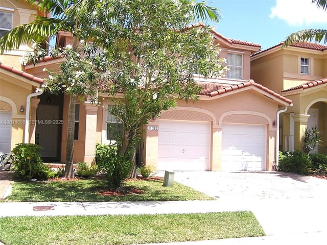 11373 SW 137th Passage, sold in Century Breeze, Miami, FL