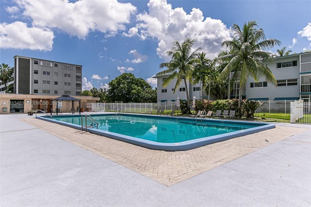 1000 Hillcrest Court 212, Hollywood, FL 33021