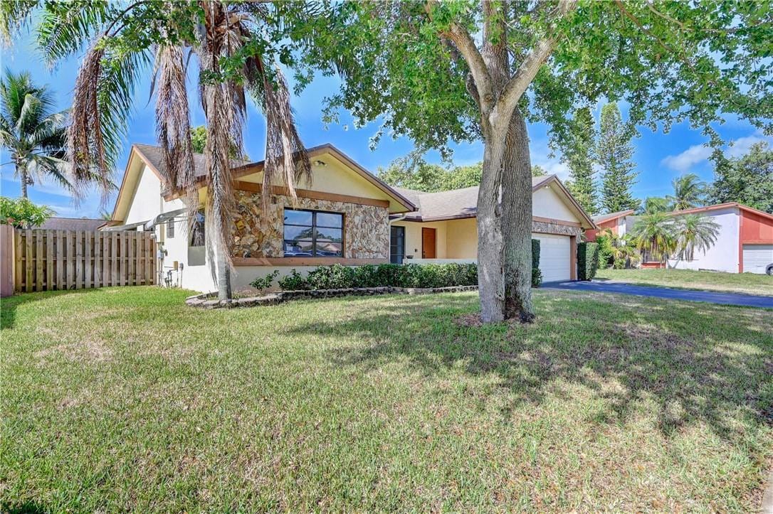 8221 NW 49th Street — photo 3