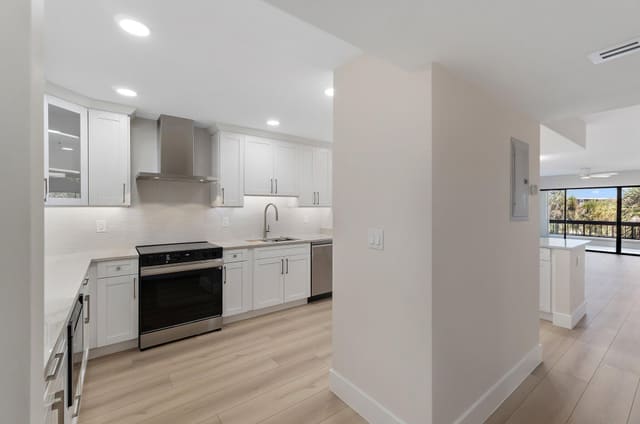 1030 Us Highway One 304, North Palm Beach, FL 33408