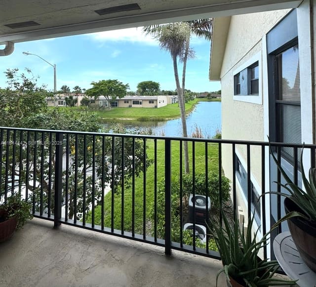 1484 Lake Crystal Drive E E, West Palm Beach, FL 33411