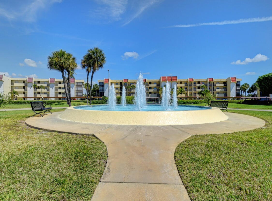 23249 Barwood Lane 402, Boca Raton, FL 33428 photo 16