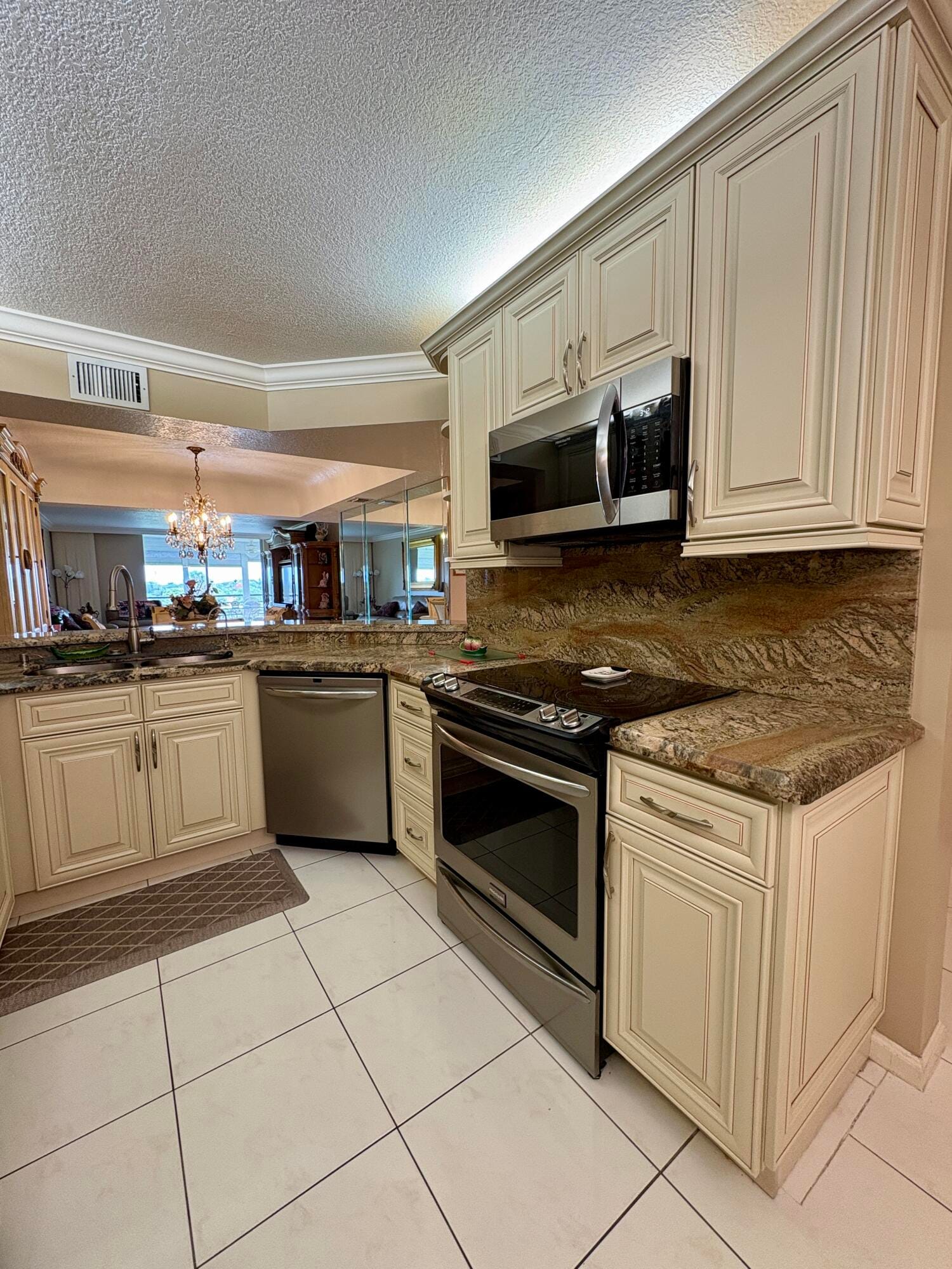 23249 Barwood Lane 402 — photo 3