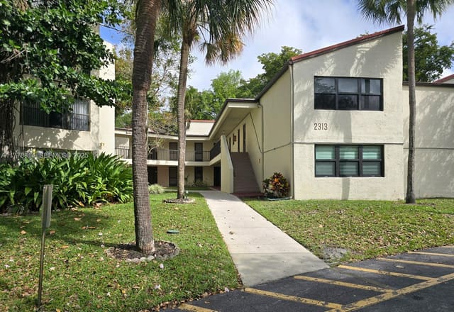 2313 S Cypress Bend Drive 123A, sold in Cypress Bend I-A Condo, Pompano Beach, FL