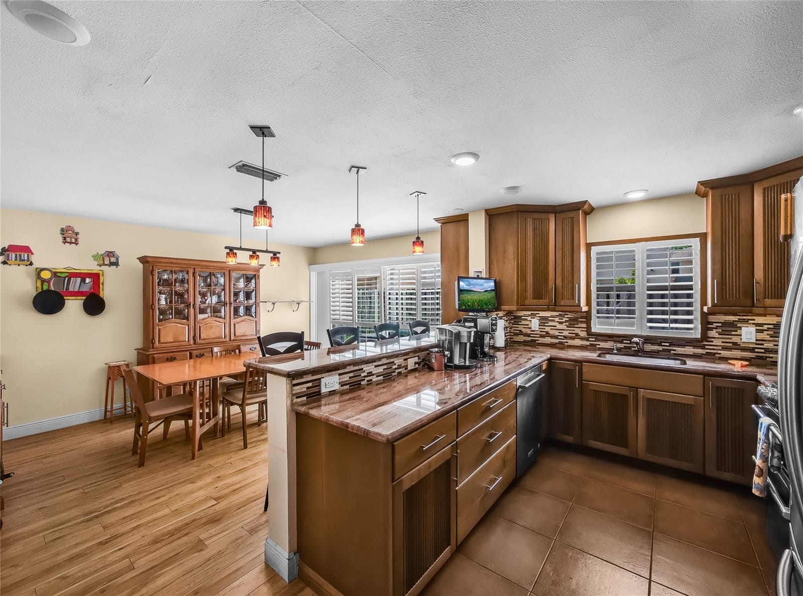3055 Sunset Lane — photo 3