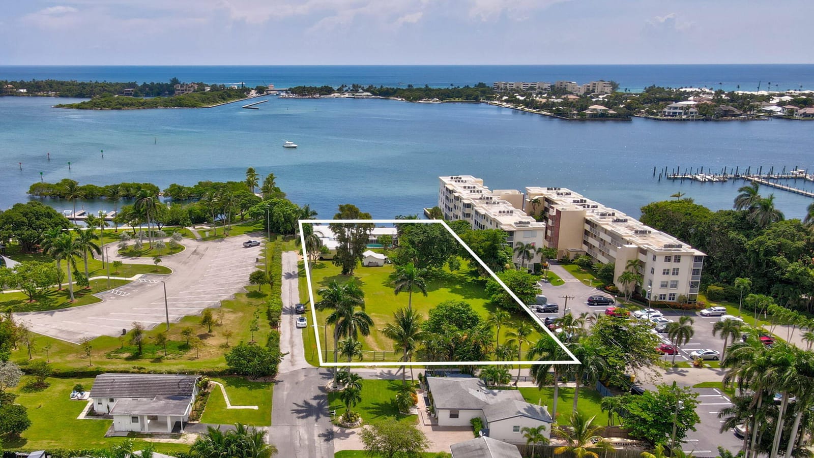 670 Oak Street, Boynton Beach, FL 33435