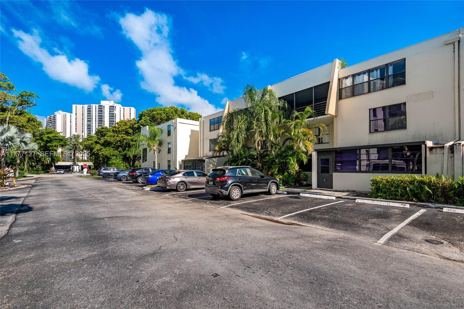 20350 W Country Club Drive 110-4, Aventura, FL 33180 photo 6