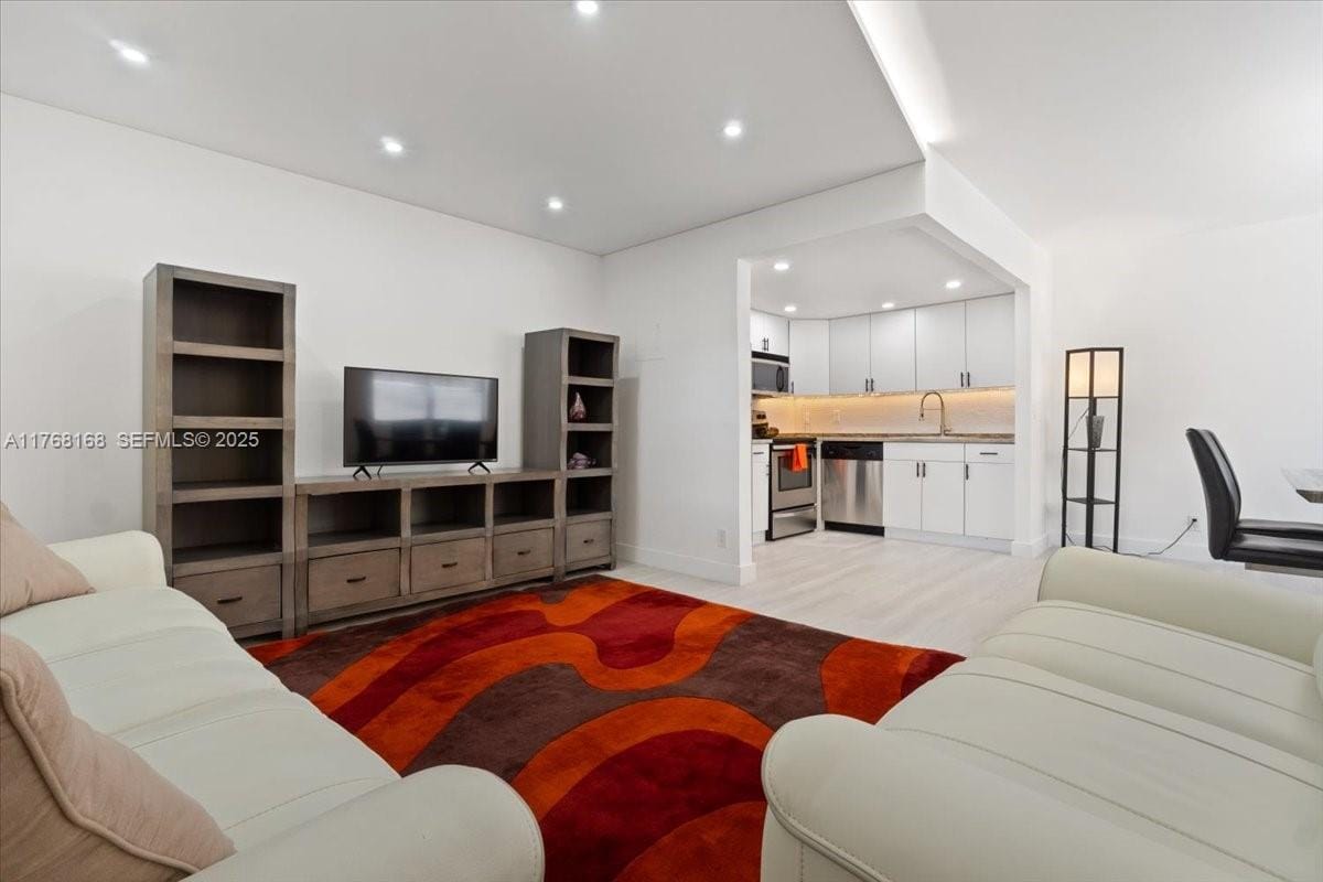 590 Brittany M 590 — photo 2