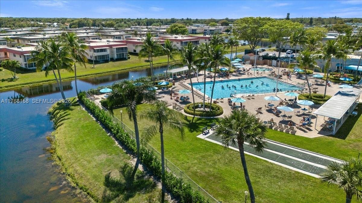 590 Brittany M 590, Delray Beach, FL 33446 photo 14