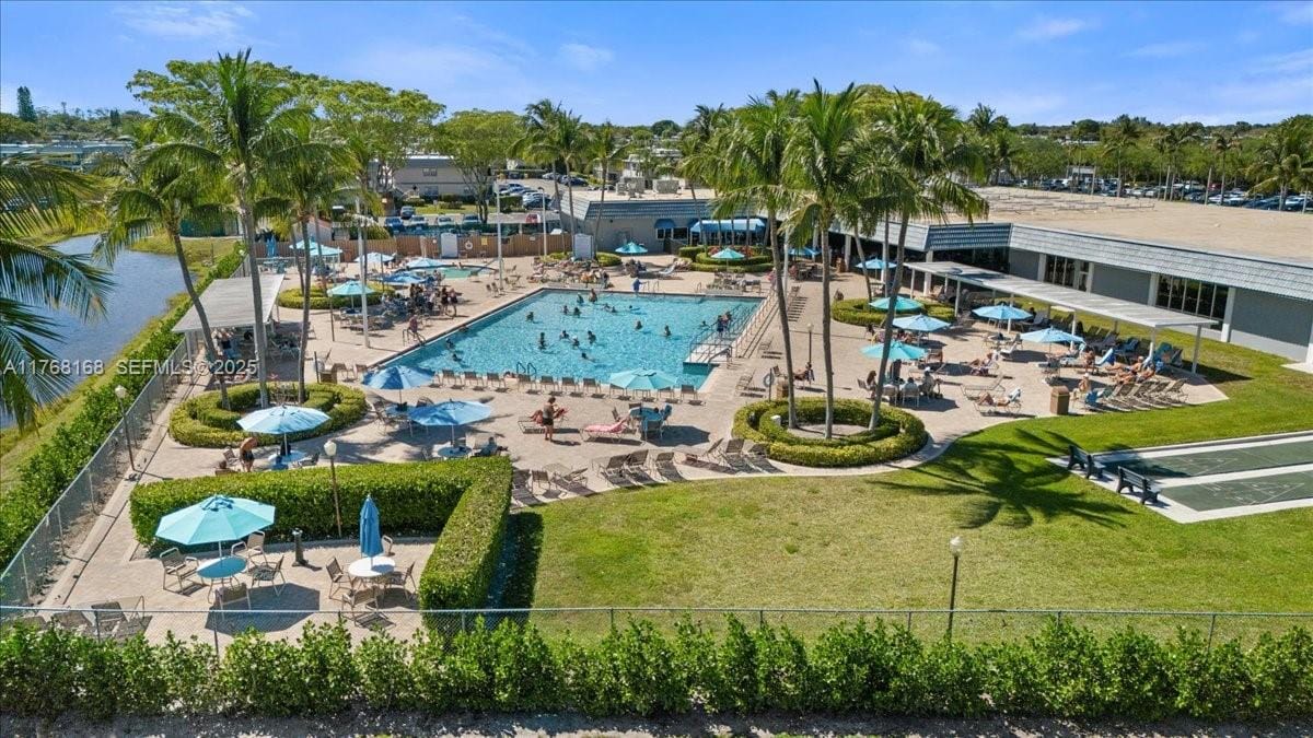590 Brittany M 590, Delray Beach, FL 33446 photo 17