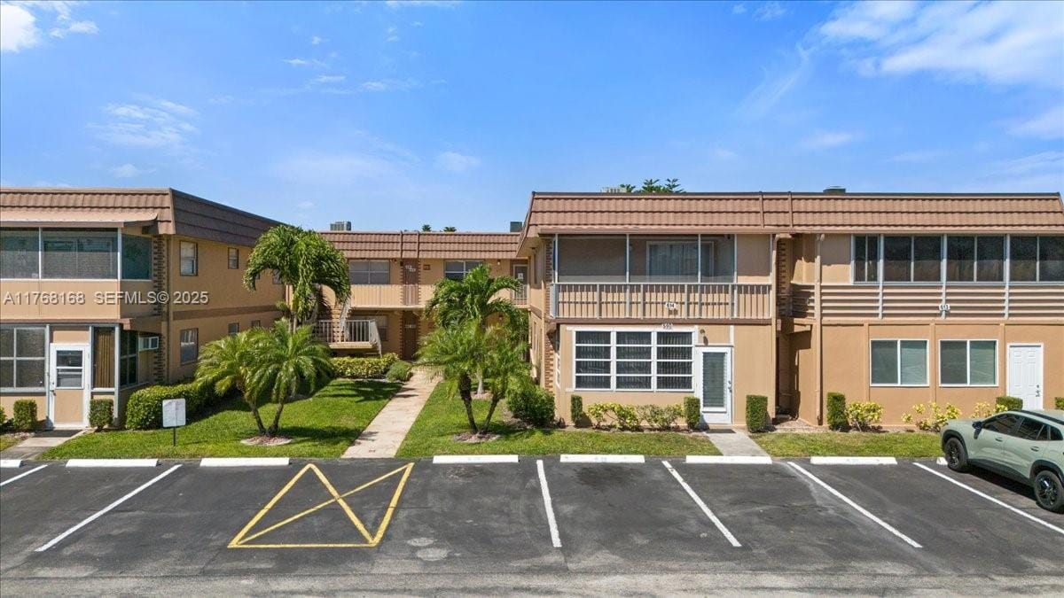 590 Brittany M 590, Delray Beach, FL 33446 photo 28