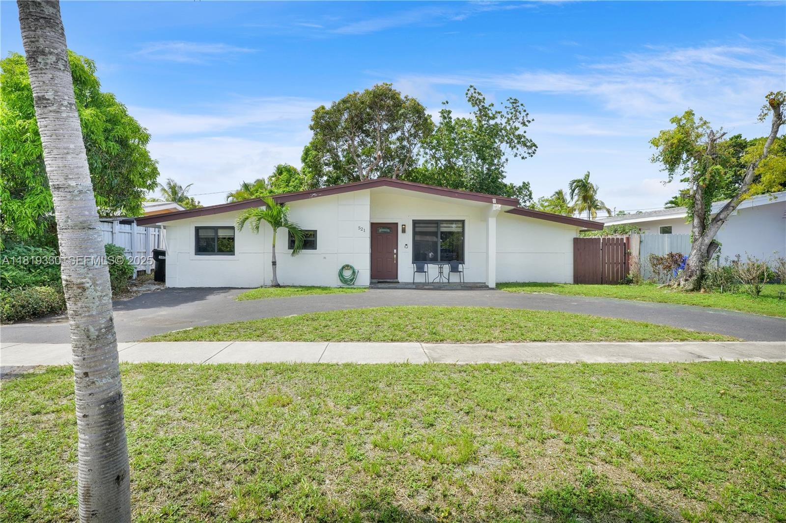 521 NE 175th Street, North Miami Beach, FL 33162 photo 1