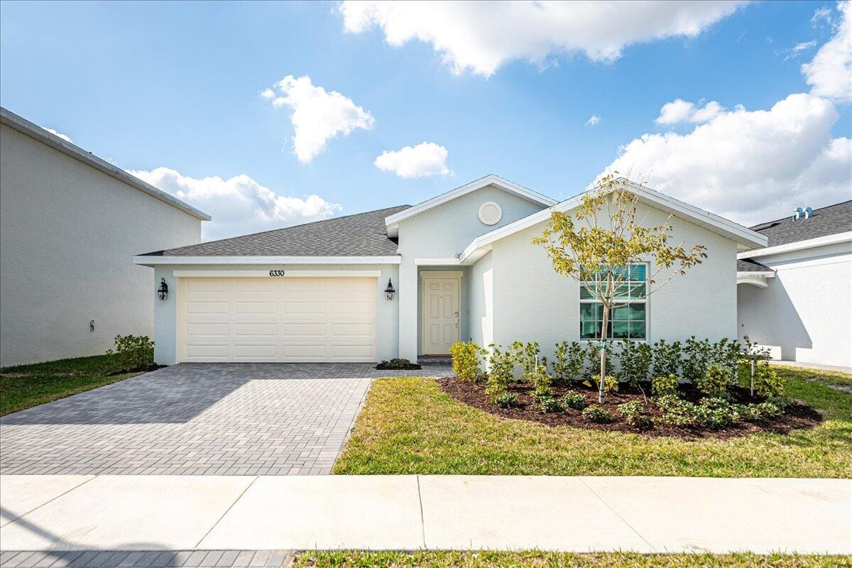 6330 NW Windwood Way, Port St. Lucie, FL 34987